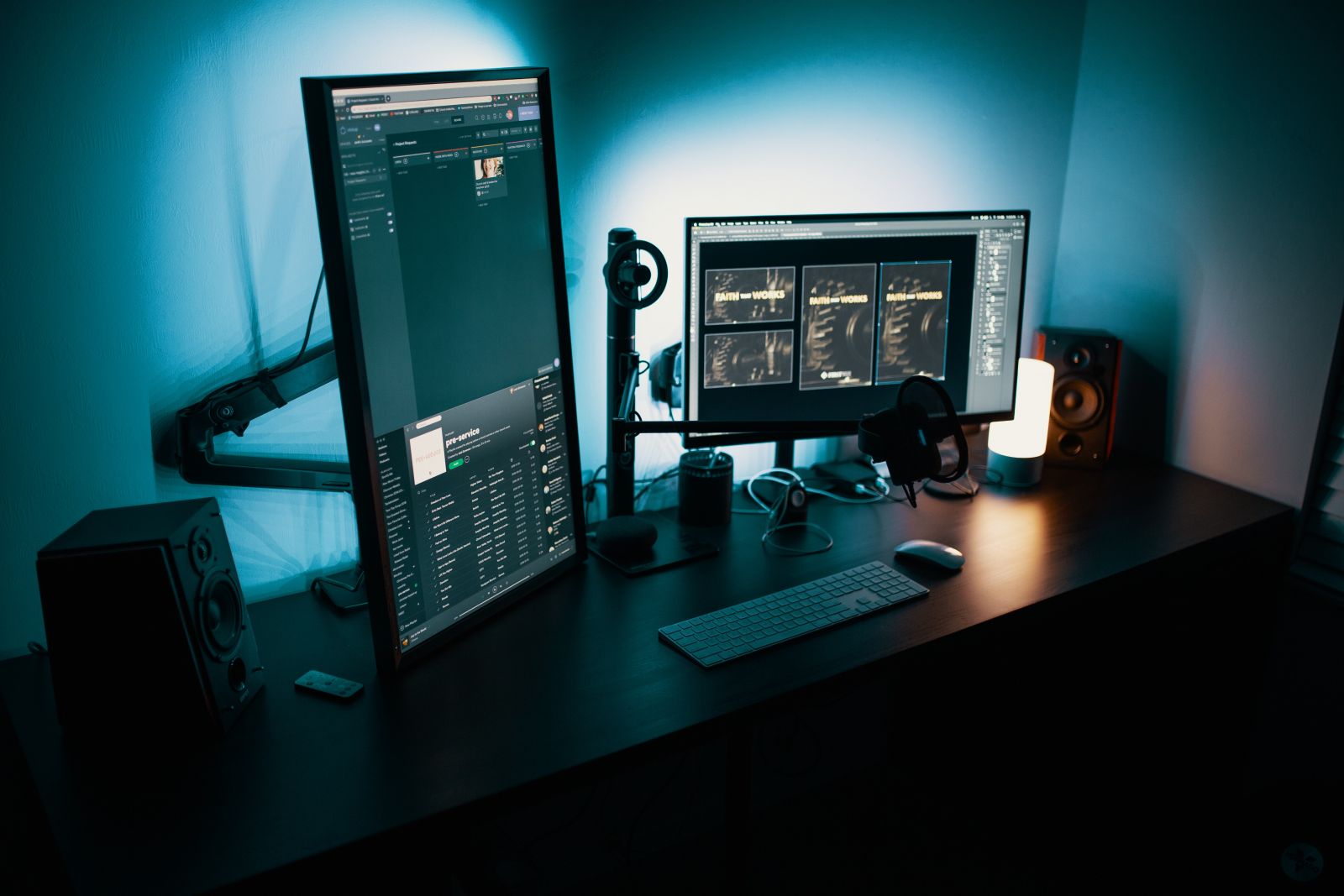 Computer and monitors banner image